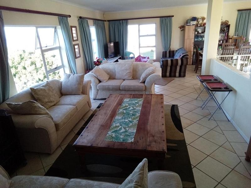 3 Bedroom Property for Sale in Boggomsbaai Western Cape